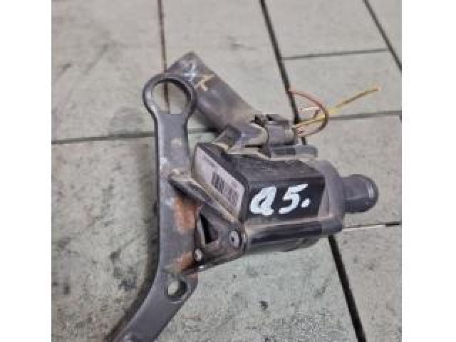 bontott AUDI Q5 Vízpumpa