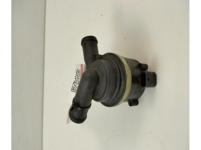 bontott AUDI Q5 Vízpumpa