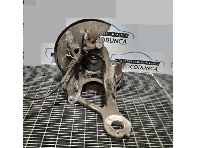 bontott AUDI Q5 Bal hátsó Csonkállvány