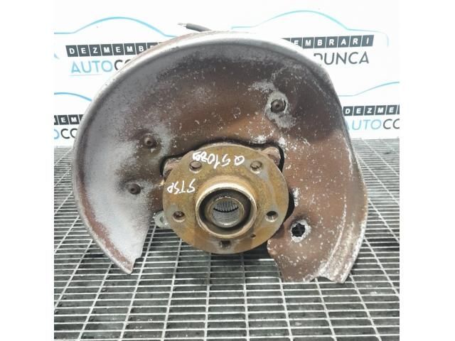 bontott AUDI Q5 Bal hátsó Csonkállvány