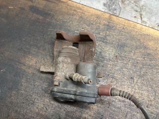 bontott AUDI Q5 Bal hátsó Féknyereg Munkahengerrel