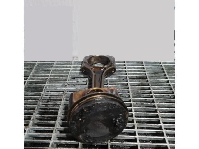 bontott AUDI Q5 Dugattyú