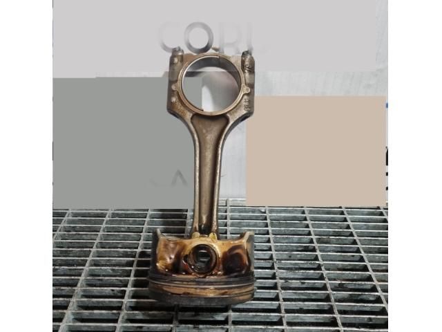 bontott AUDI Q5 Dugattyú