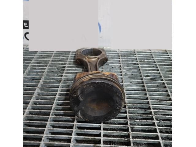 bontott AUDI Q5 Dugattyú