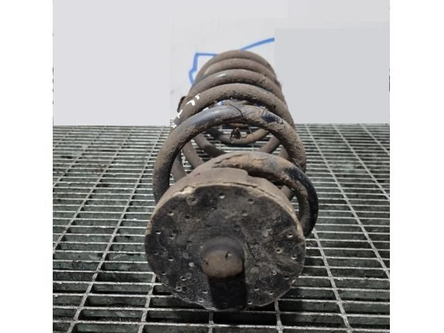 bontott AUDI Q5 Hátsó Rugó