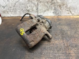 bontott AUDI Q5 Jobb hátsó Féknyereg Munkahengerrel