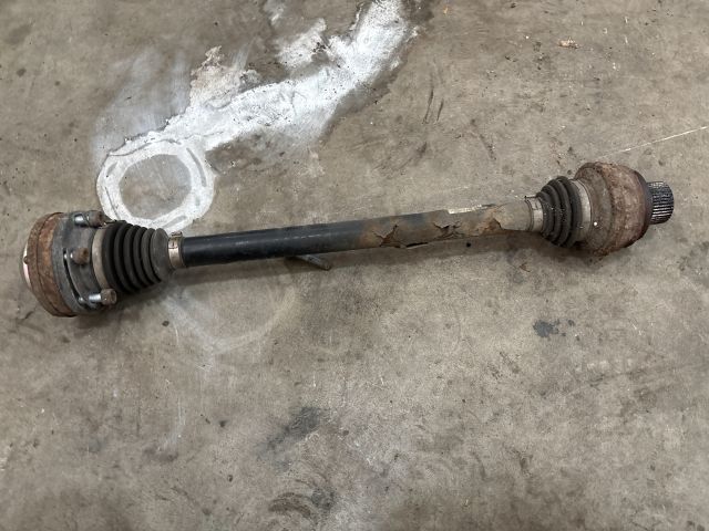 bontott AUDI Q5 Jobb hátsó Féltengely