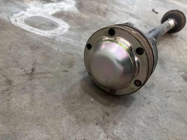 bontott AUDI Q5 Jobb hátsó Féltengely