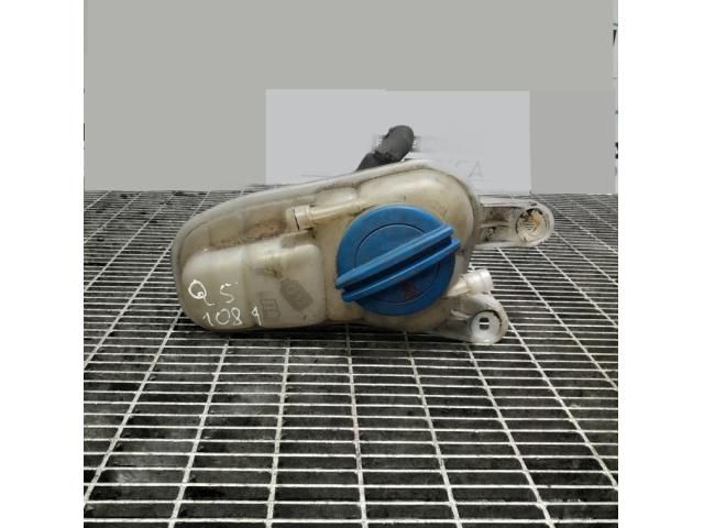 bontott AUDI Q5 Kiegyenlítő Tartály