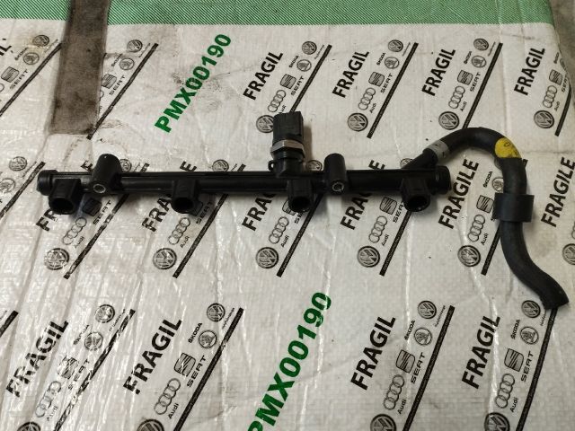 bontott AUDI Q5 Porlasztó Sor / Híd