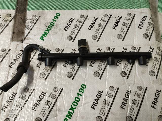 bontott AUDI Q5 Porlasztó Sor / Híd