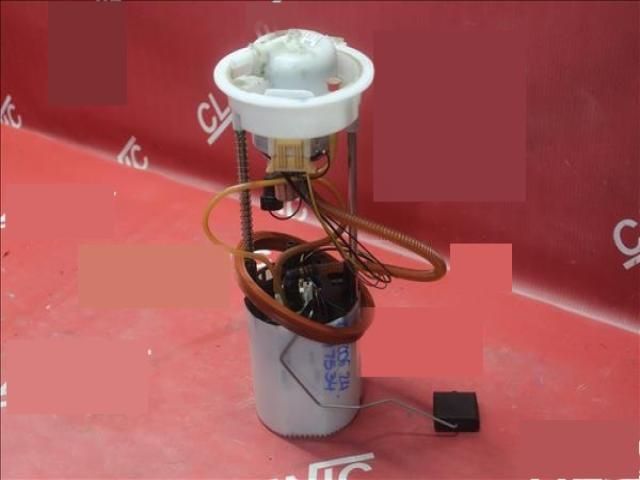 bontott AUDI Q5 Üzemanyag Szivattyú