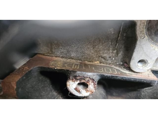 bontott AUDI Q5 Motor (Fűzött blokk hengerfejjel)