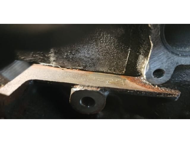 bontott AUDI Q5 Motor (Fűzött blokk hengerfejjel)