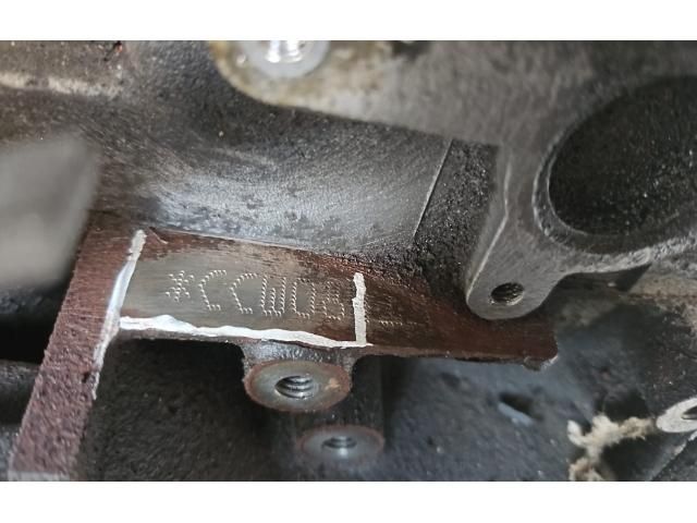 bontott AUDI Q5 Motor (Fűzött blokk hengerfejjel)