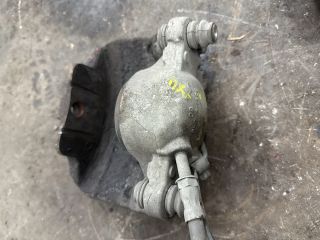 bontott AUDI Q5 Bal első Féknyereg Munkahengerrel