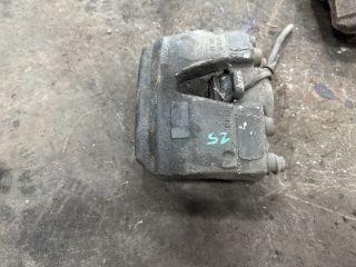 bontott AUDI Q5 Bal első Féknyereg Munkahengerrel