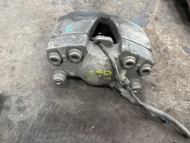 bontott AUDI Q5 Bal első Féknyereg Munkahengerrel