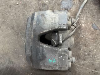 bontott AUDI Q5 Bal első Féknyereg Munkahengerrel