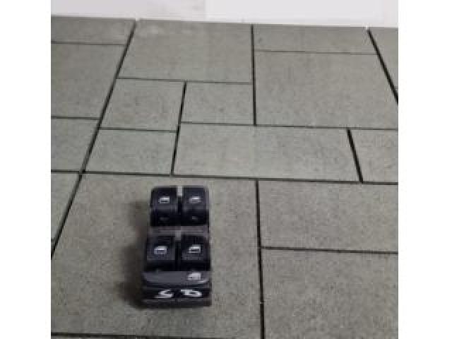 bontott AUDI Q5 Ablakemelő Kapcsoló Négyes / Kettes