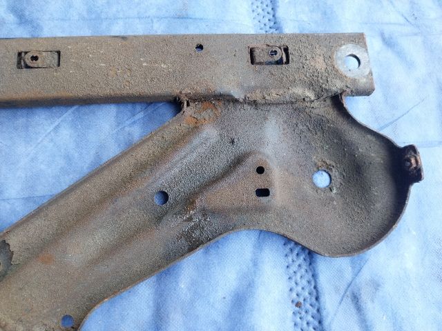 bontott AUDI Q5 Alsó Kereszttartó