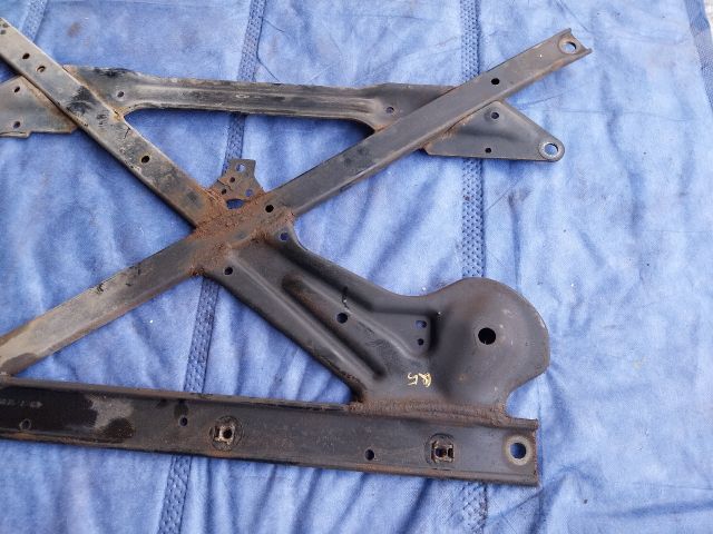 bontott AUDI Q5 Alsó Kereszttartó