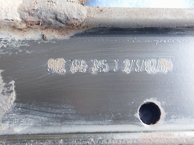 bontott AUDI Q5 Alsó Kereszttartó