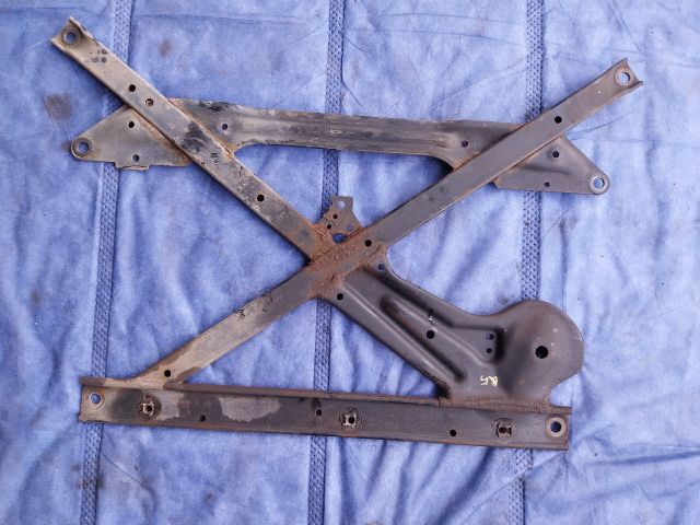 bontott AUDI Q5 Alsó Kereszttartó