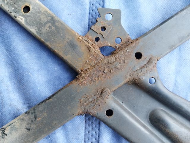 bontott AUDI Q5 Alsó Kereszttartó