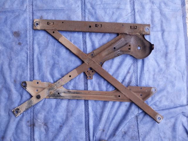 bontott AUDI Q5 Alsó Kereszttartó