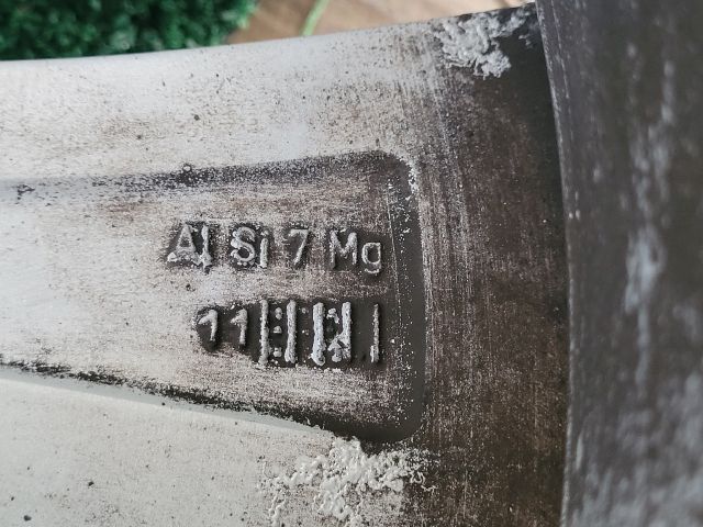 bontott AUDI Q5 Alufelni Szett Gumival