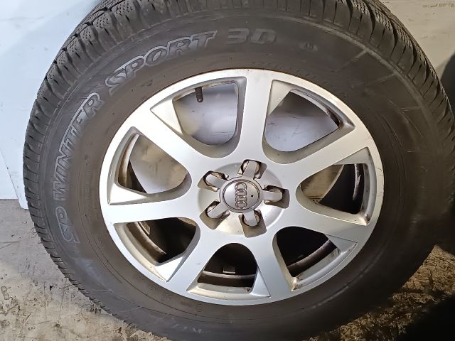 bontott AUDI Q5 Alufelni Szett Gumival