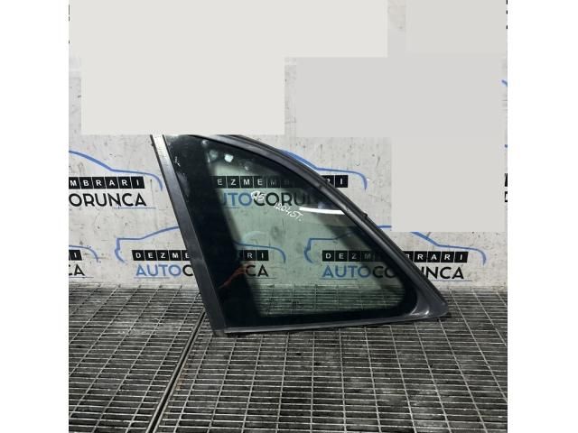bontott AUDI Q5 Bal C Oszlop Oldalablak Üveg