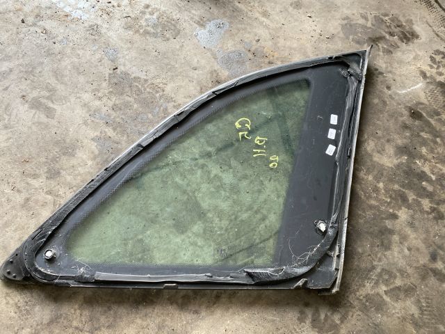 bontott AUDI Q5 Bal C Oszlop Oldalablak Üveg