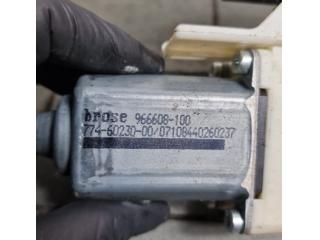 bontott AUDI Q5 Bal első Ablakemelő Motor