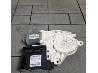 bontott AUDI Q5 Bal első Ablakemelő Motor