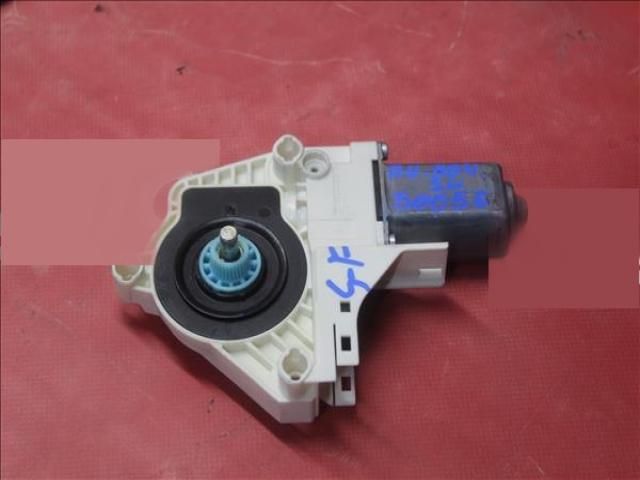 bontott AUDI Q5 Bal első Ablakemelő Motor