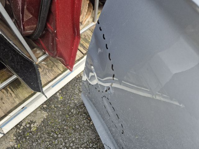 bontott AUDI Q5 Bal első Ajtó (Üres lemez)