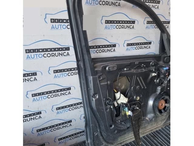 bontott AUDI Q5 Bal első Ajtó (Üres lemez)