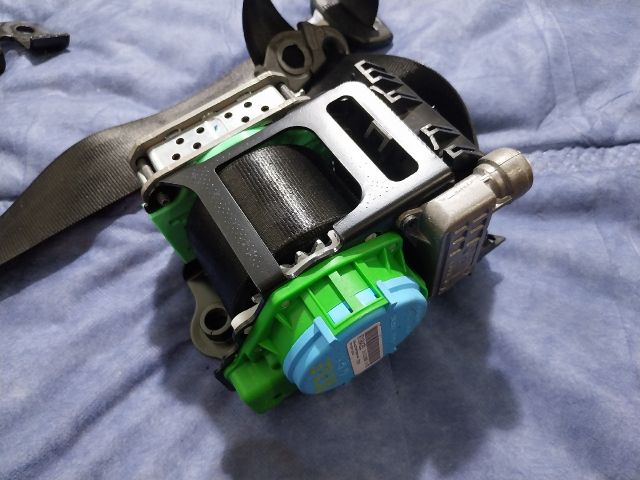 bontott AUDI Q5 Bal első Biztonsági Öv