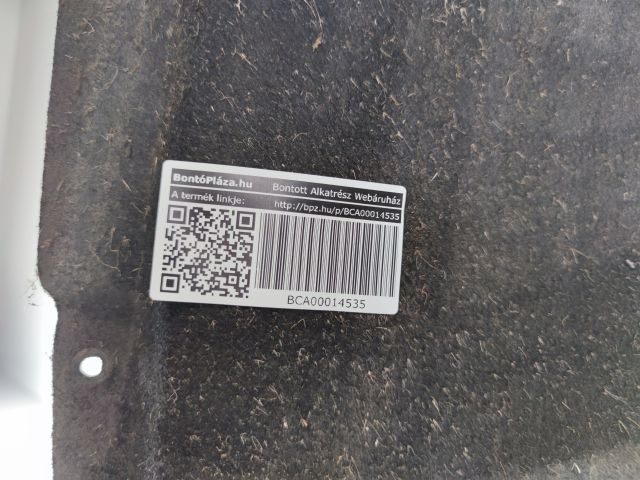 bontott AUDI Q5 Bal első Dobbetét (Kerékjárati, Műanyag)