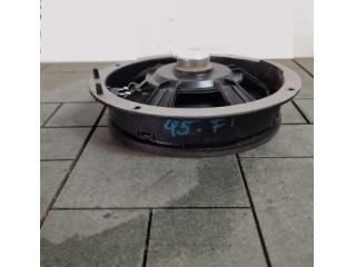 bontott AUDI Q5 Bal első Hangszóró