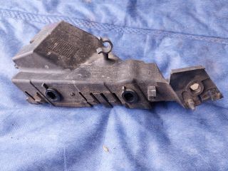 bontott AUDI Q5 Bal első Oldal Lökhárító Tartó (Műanyag)