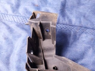 bontott AUDI Q5 Bal első Oldal Lökhárító Tartó (Műanyag)