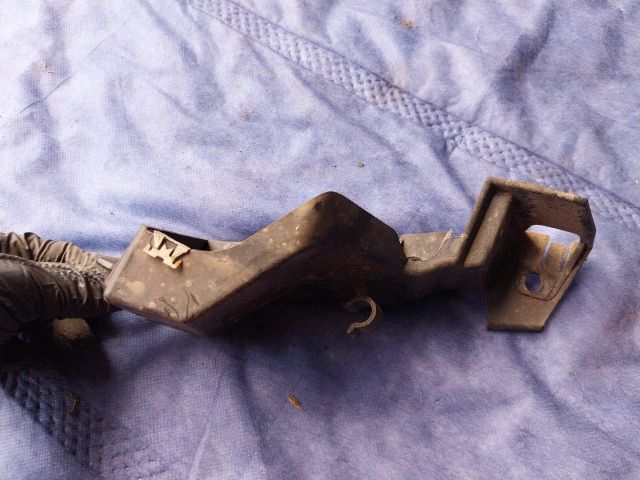 bontott AUDI Q5 Bal első Oldal Lökhárító Tartó (Műanyag)