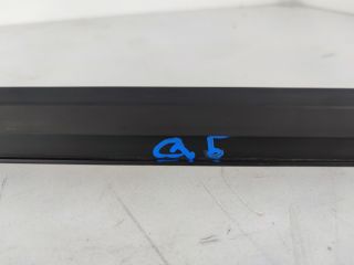 bontott AUDI Q5 Bal első Vízlehúzó Gumicsík