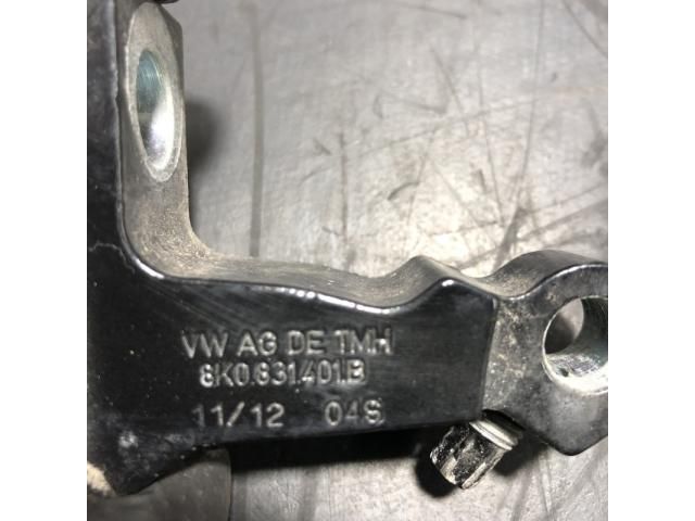 bontott AUDI Q5 Bal első Zsanér