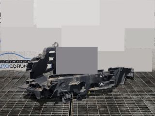 bontott AUDI Q5 Bal Fényszóró Tartó