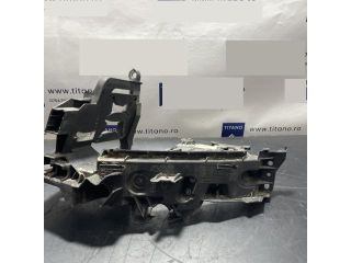 bontott AUDI Q5 Bal Fényszóró Tartó