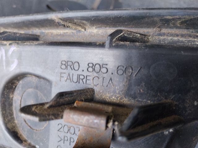 bontott AUDI Q5 Bal Fényszóró Tartó